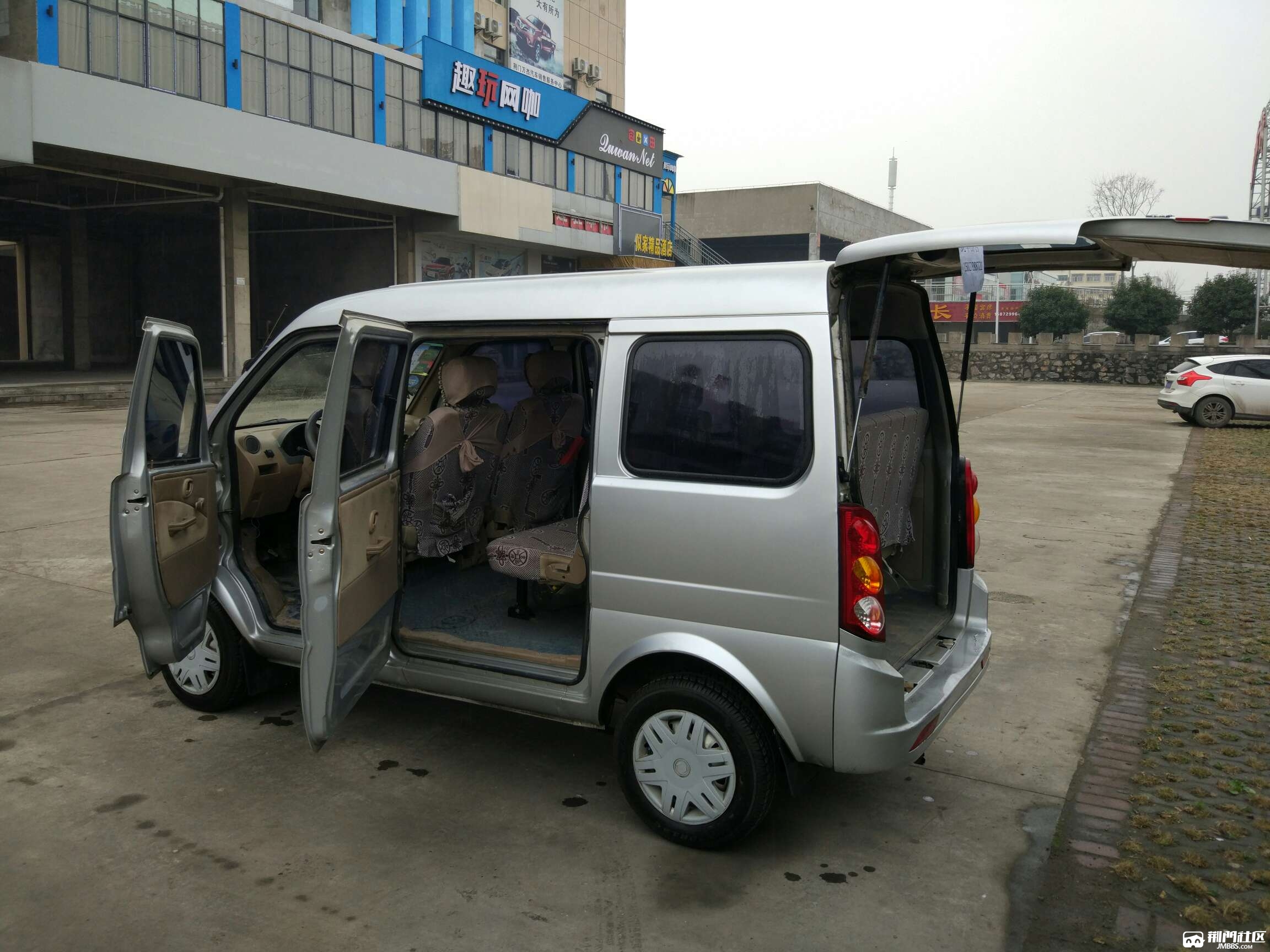 12年经典款东风小康k17,唯一侧开门的面包车.