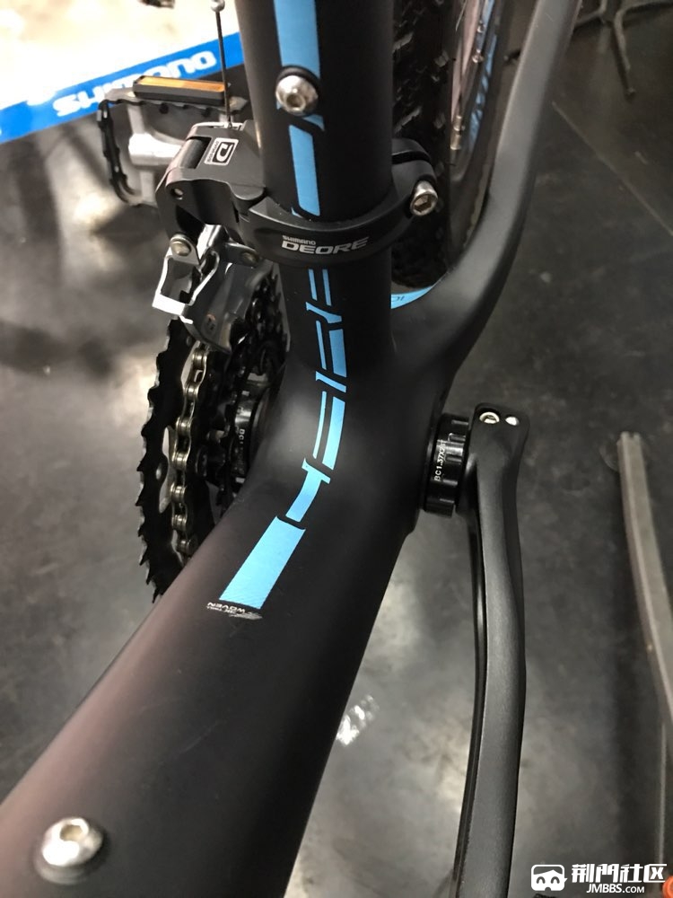 亏本清仓:喜德盛山霸mt2碳纤维山地车