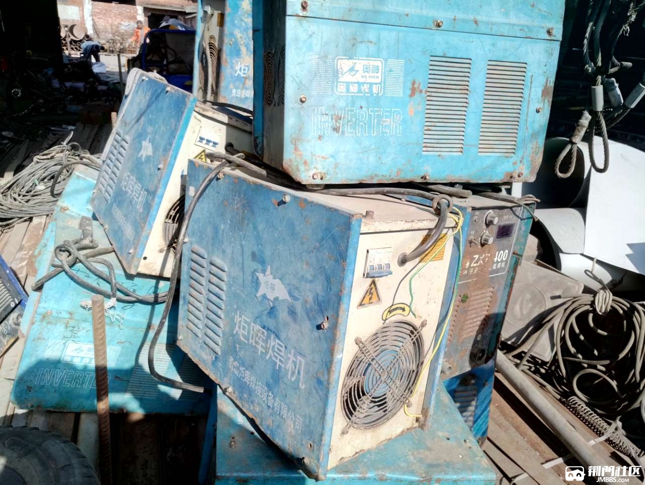 大量2手电焊机出售