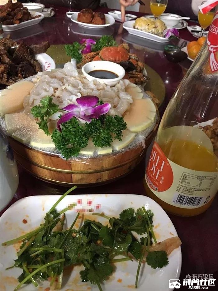 同事结婚,只上100元人情,结果酒席上傻眼了!