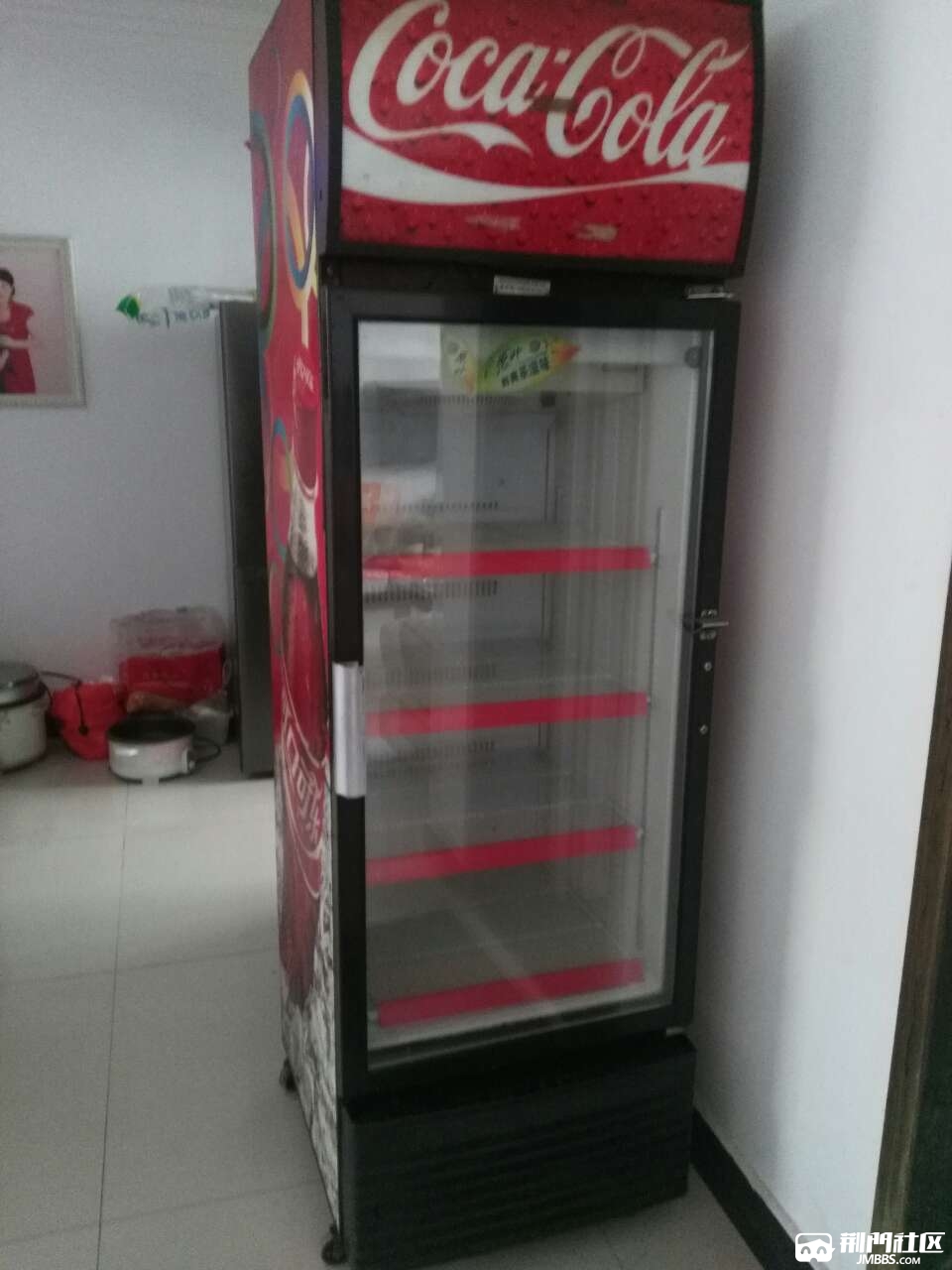 处理展示柜一台300元(可口可乐展示柜),因押金条