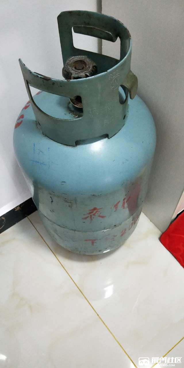 气坛子,2个60,坛子在万华城,联系1359796