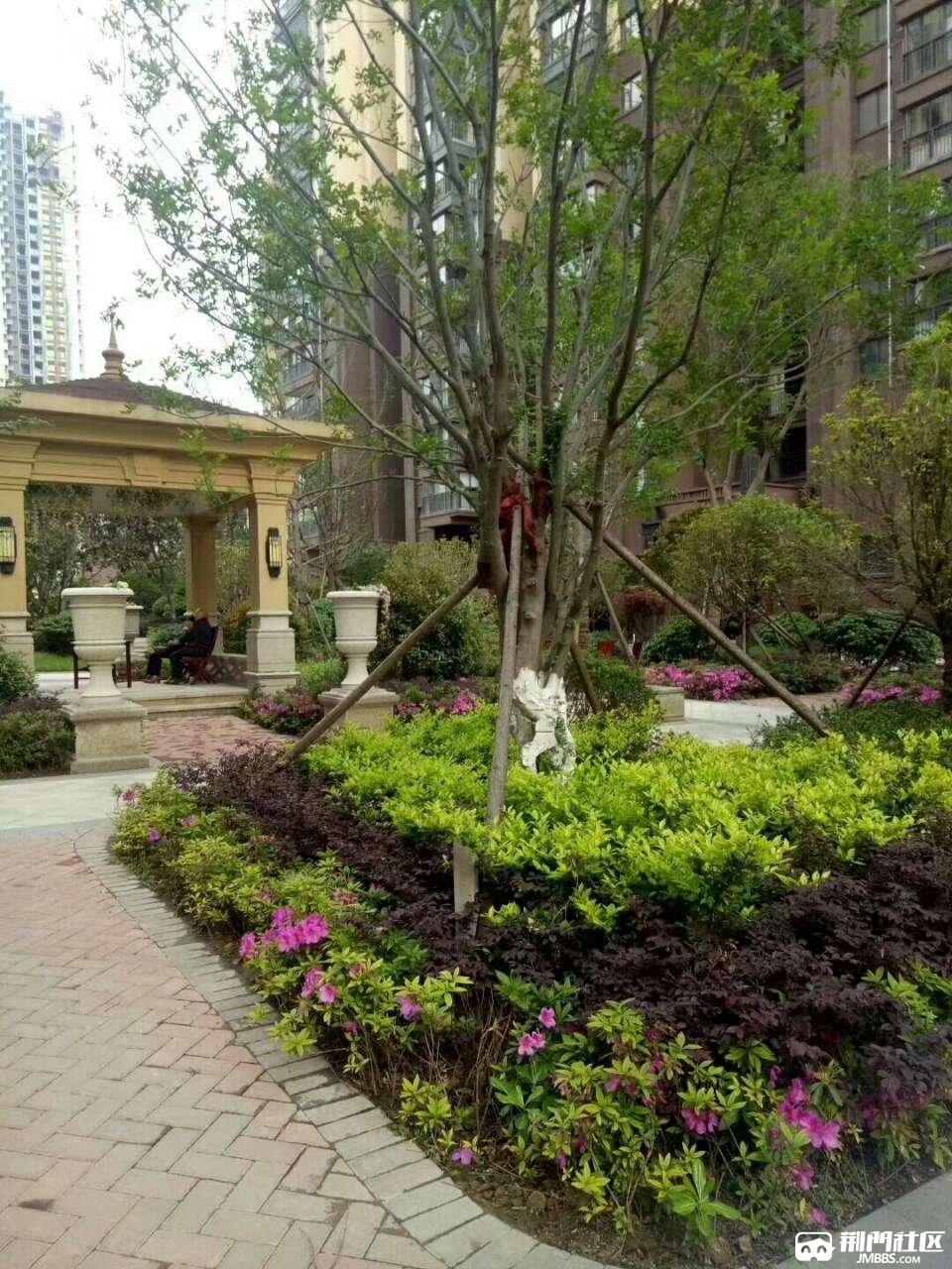 荆南熙园107平精装三房二厅68万,户型方正南北通