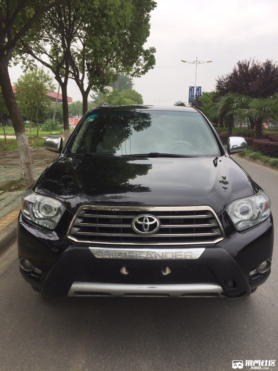 2009年10月登记注册,型号2009款汉兰达七座豪华型(2.