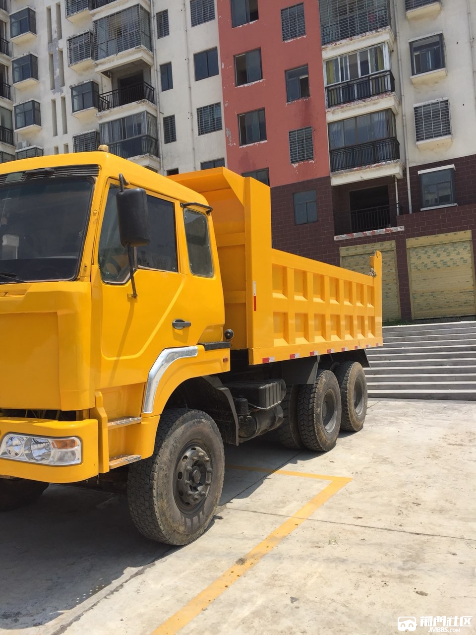 红岩金刚工程车出售