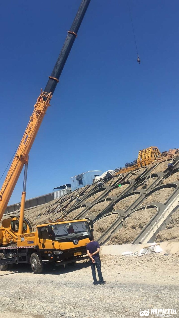高铁护坡招工能吃苦的师傅看看