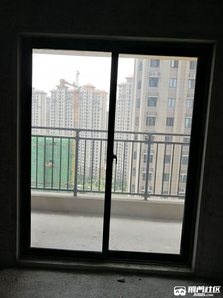 碧桂园四期的阳台推拉门低价甩了