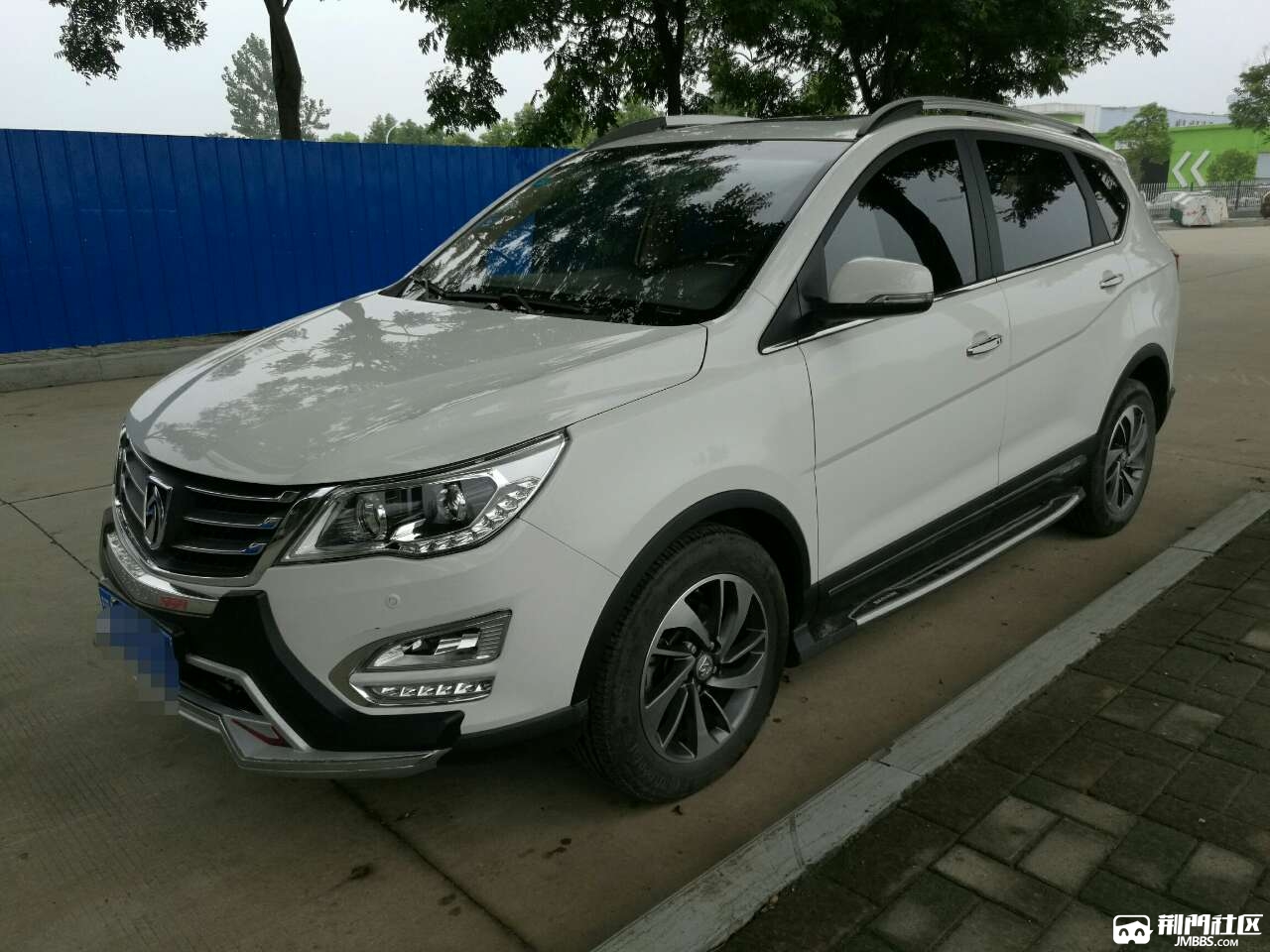 宝骏560超豪华型越野车