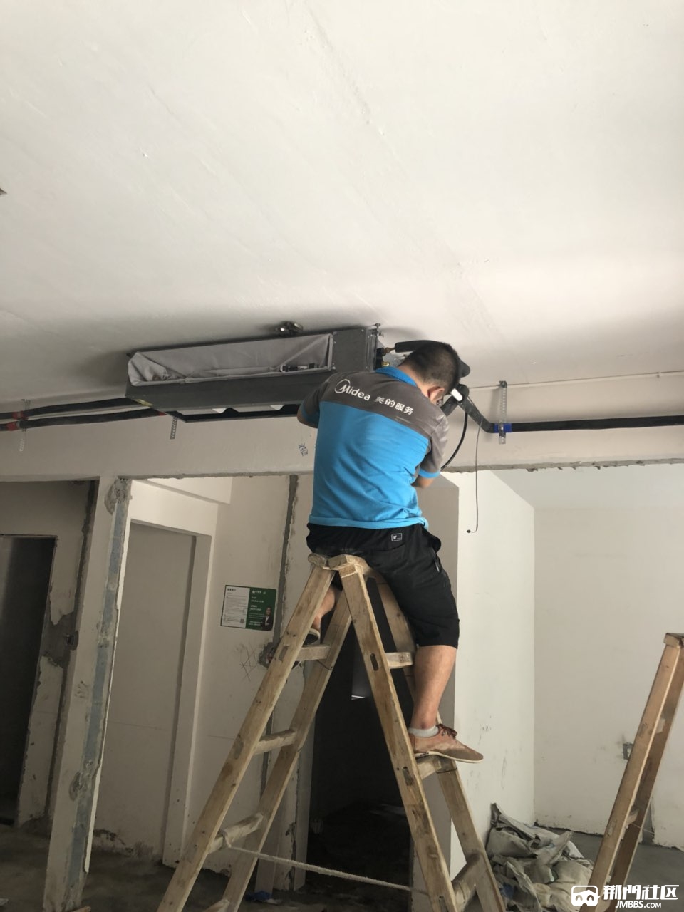 客厅装风管机,加了六米多的铜管,额外花费700多