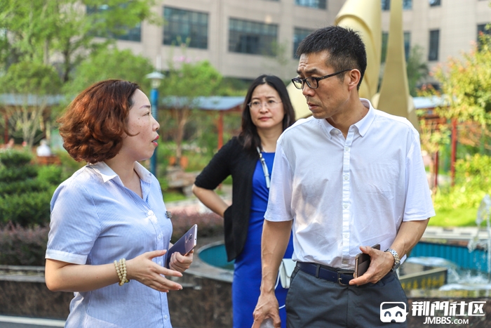 国家行政学院刘旭涛教授一行到福寿居调研