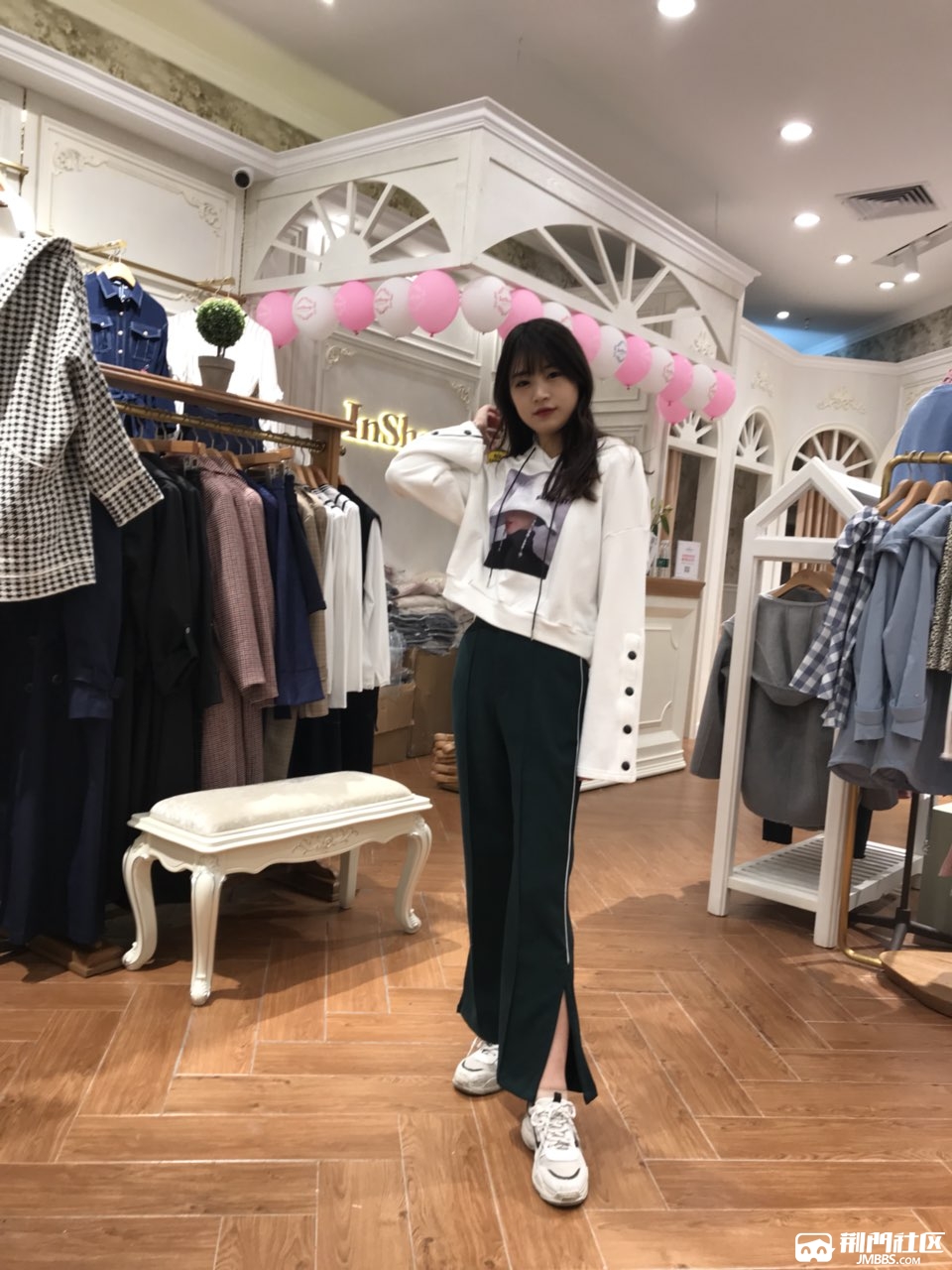 万达二楼inshop女装招聘啦进店面试哦