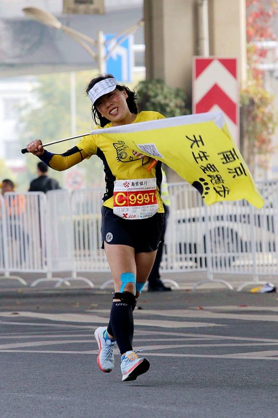 南京马拉松枪拍.jpg