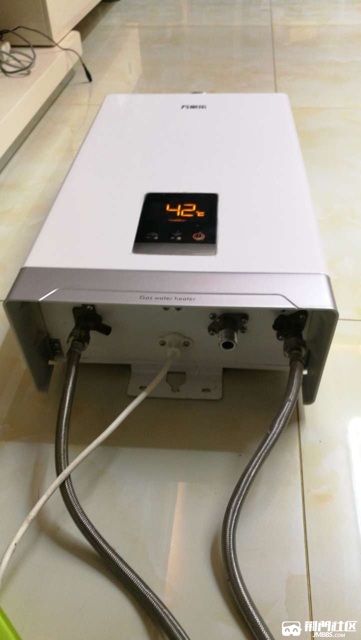 低价出售95新万家乐燃气热水器