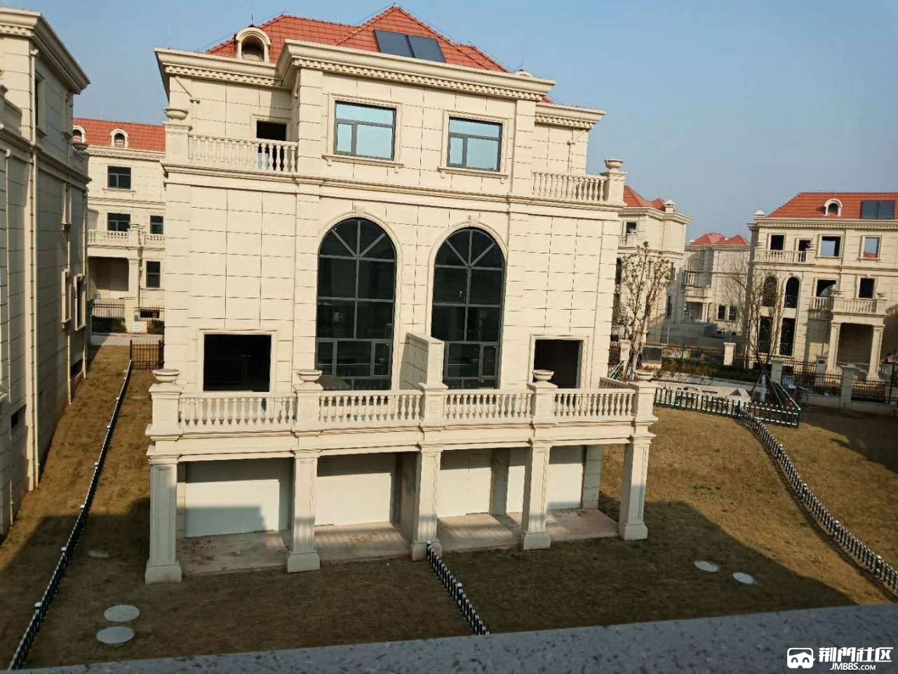 熙龙湾熙湖锦园双拼别墅,435平建筑面积 250平 - 中介房源 - 荆门社区