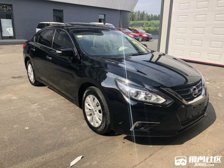 日产天籁2016款20lxe时尚版