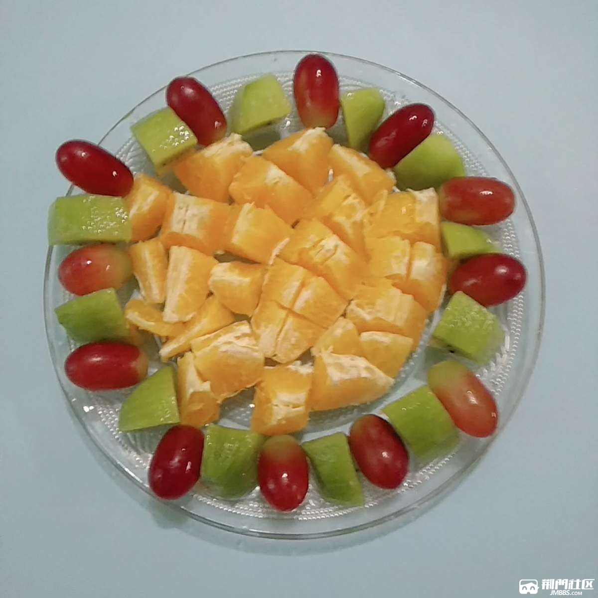 肉丝鸡蛋菠菜面,橙子,猕猴桃无籽红提我百吃不腻,美