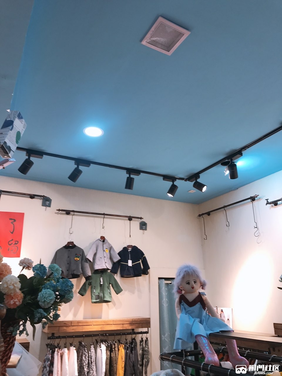 童装店九成新货架挂板展示架超低价出售