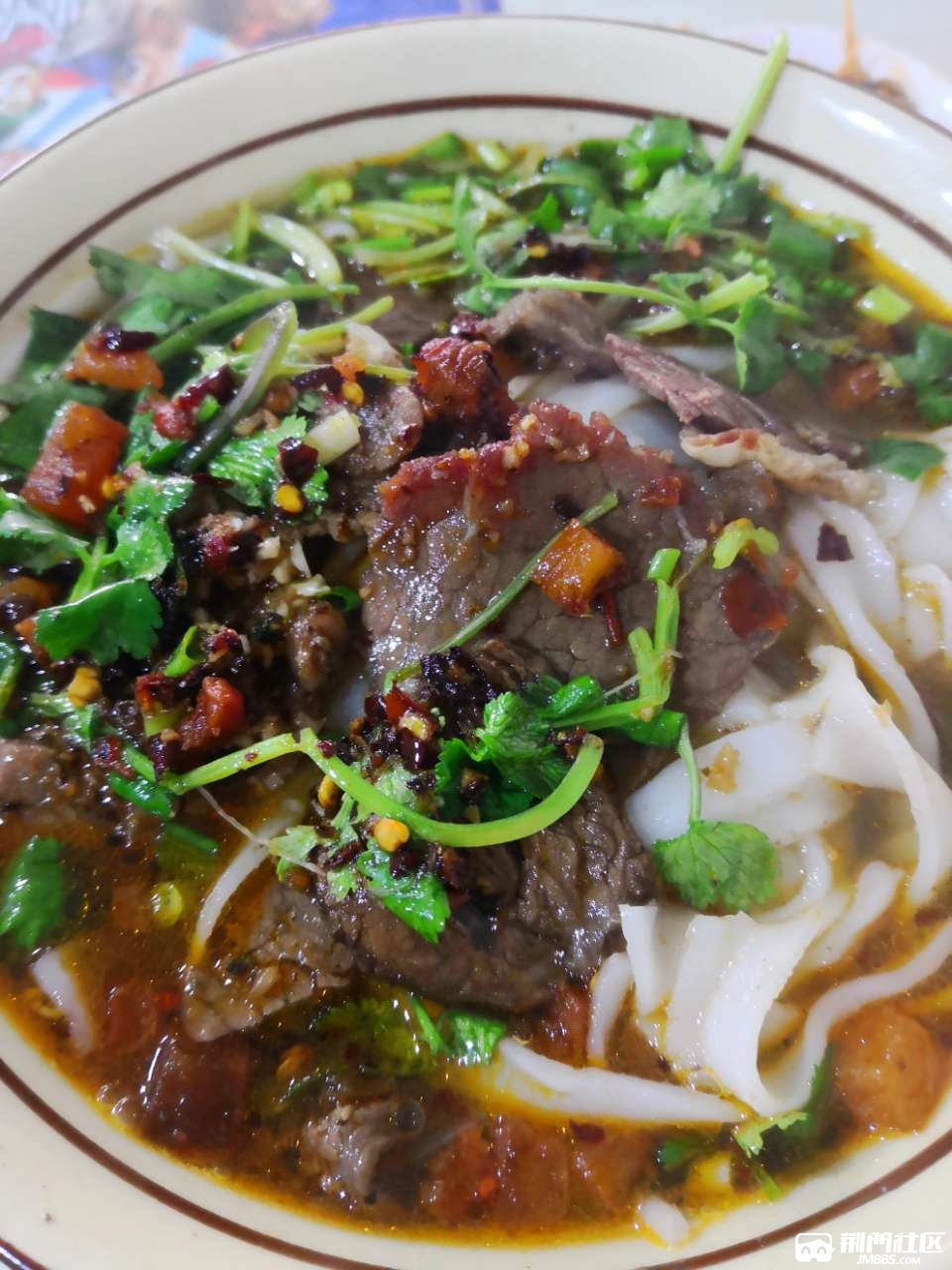 有家贵州特色牛肉面馆,还蛮好吃的,量又足,今天去吃了一碗牛肉宽粉!