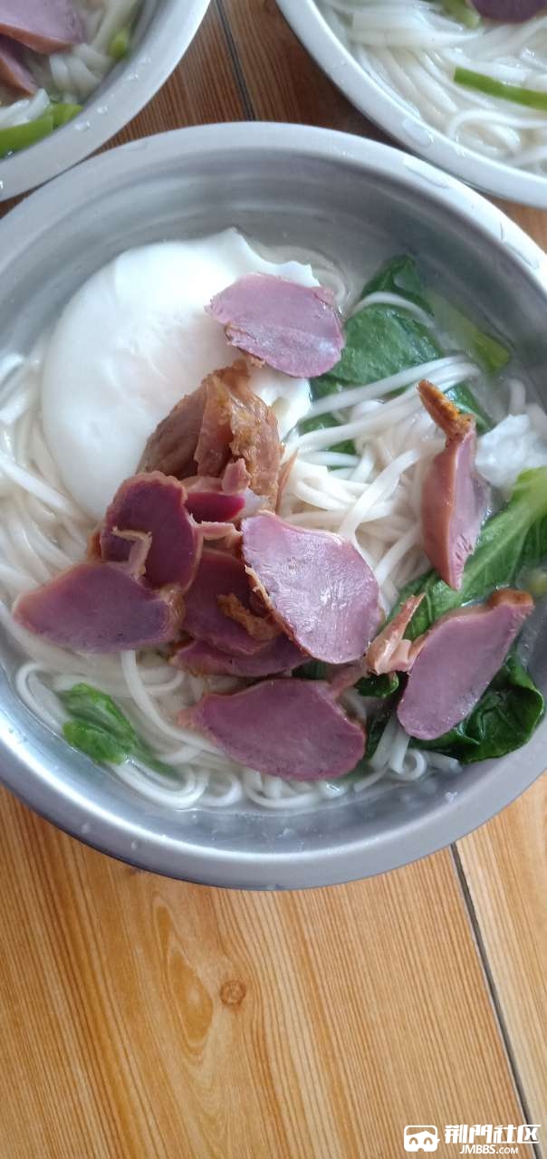 自己做的鸭胗鸡蛋面