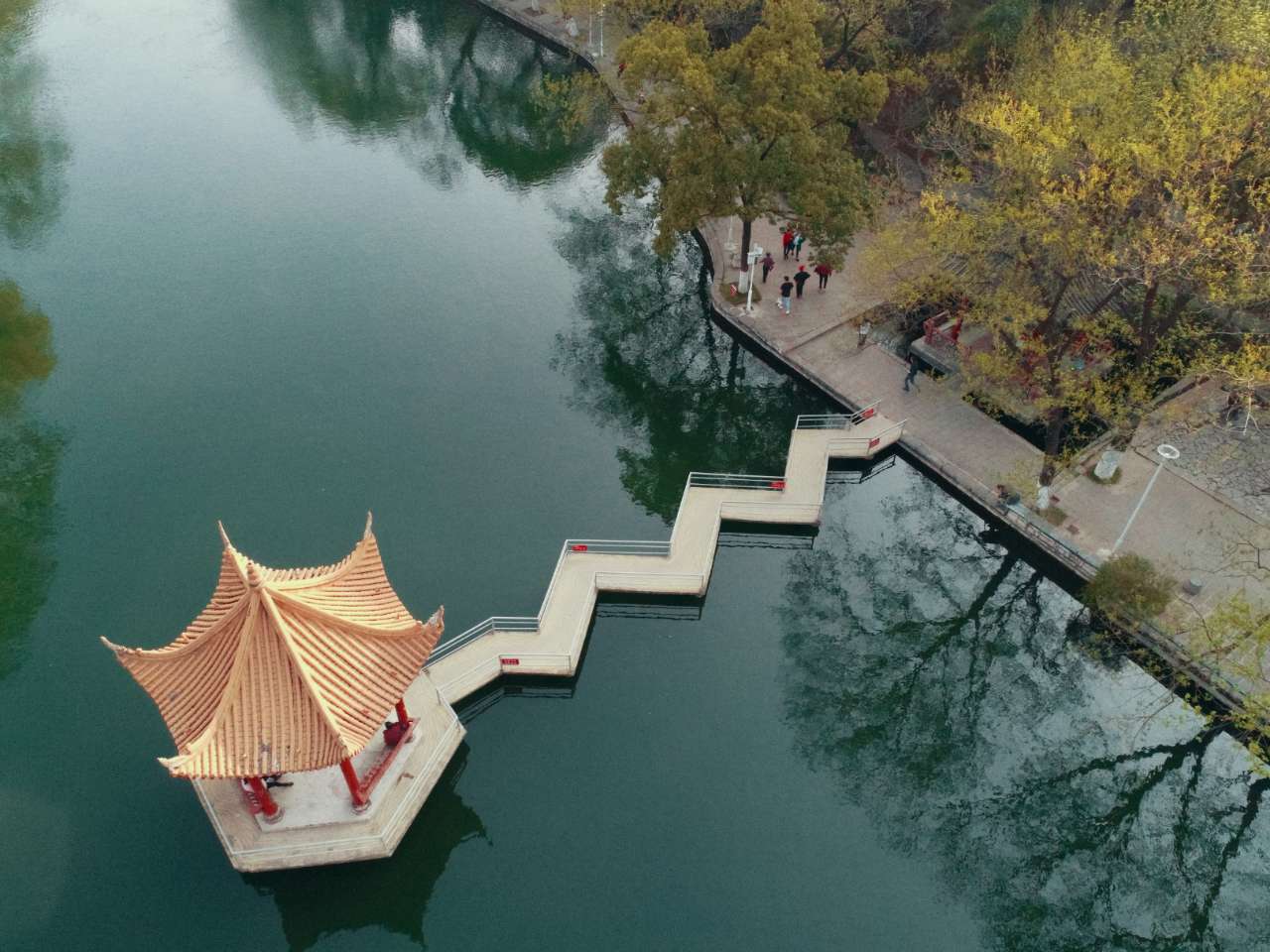 春～来了(拍摄地点 龙泉公园)