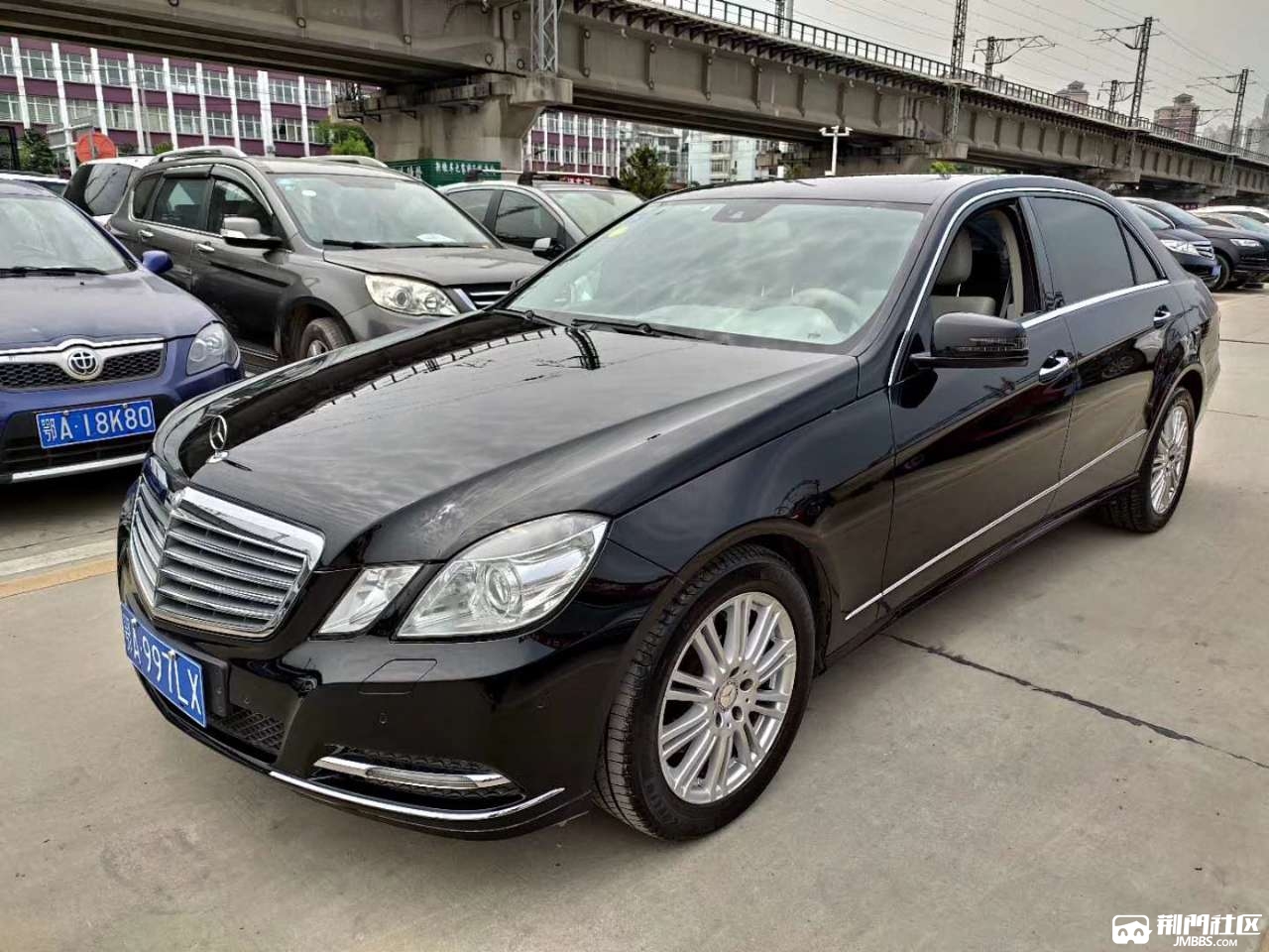新货到—2012年差两天上路的奔驰e300优雅版