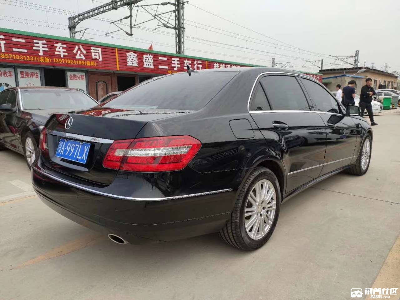 新货到—2012年差两天上路的奔驰e300优雅版