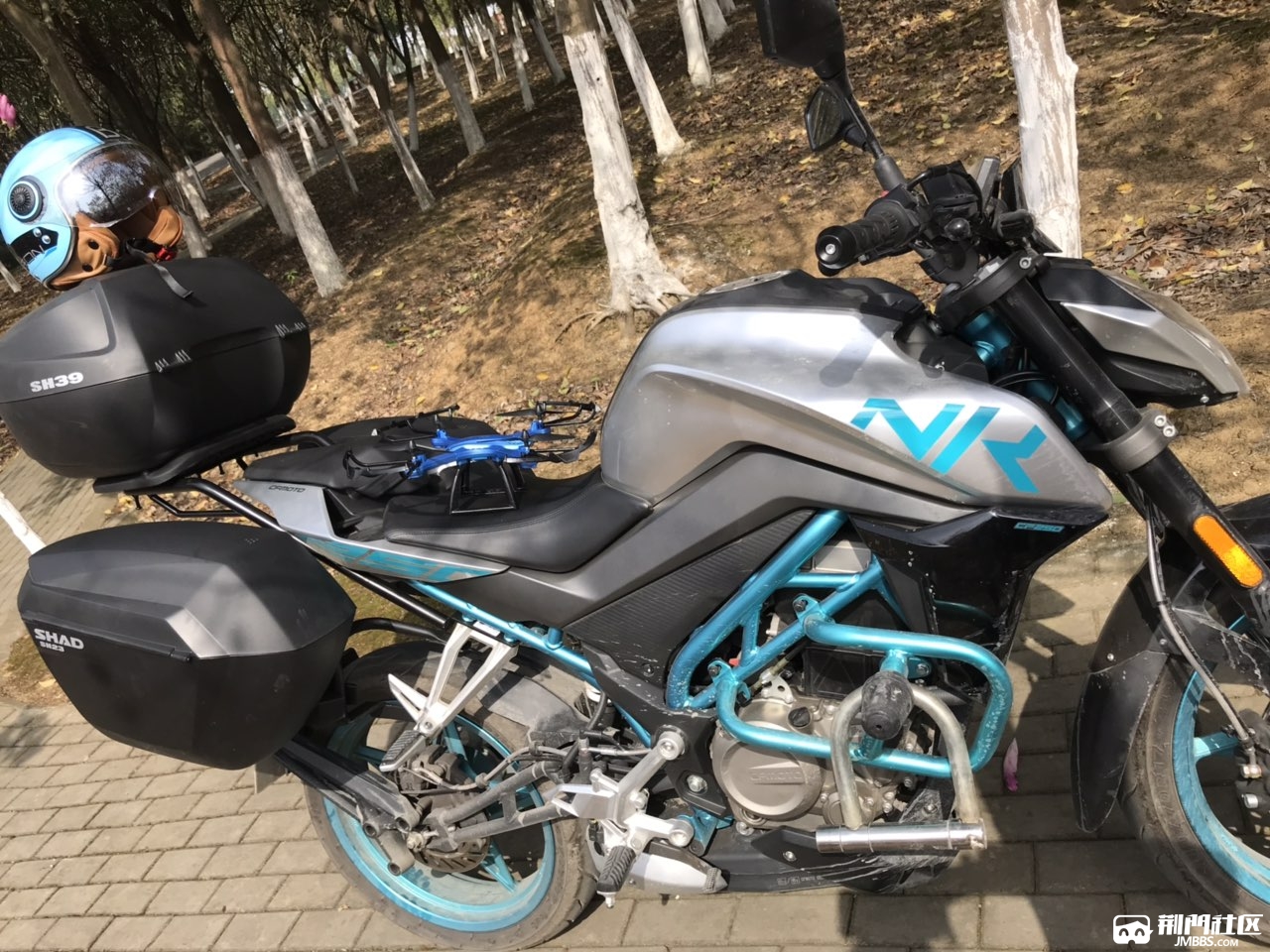 春风nk250abs款只有一千三百公里加装三箱风挡