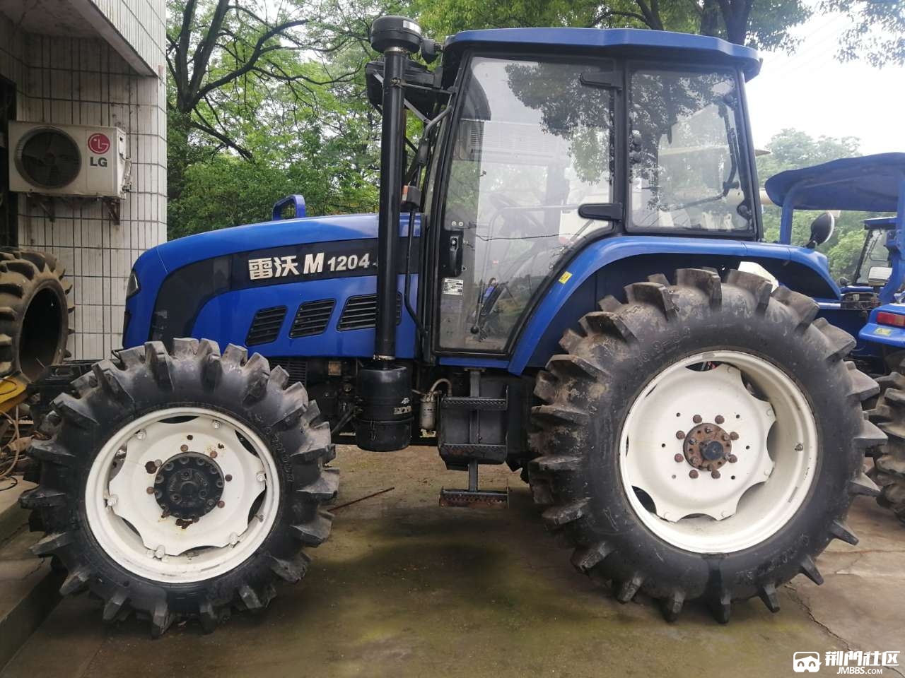 出售福田雷沃大桥1204,车子精品,工作八百多小时