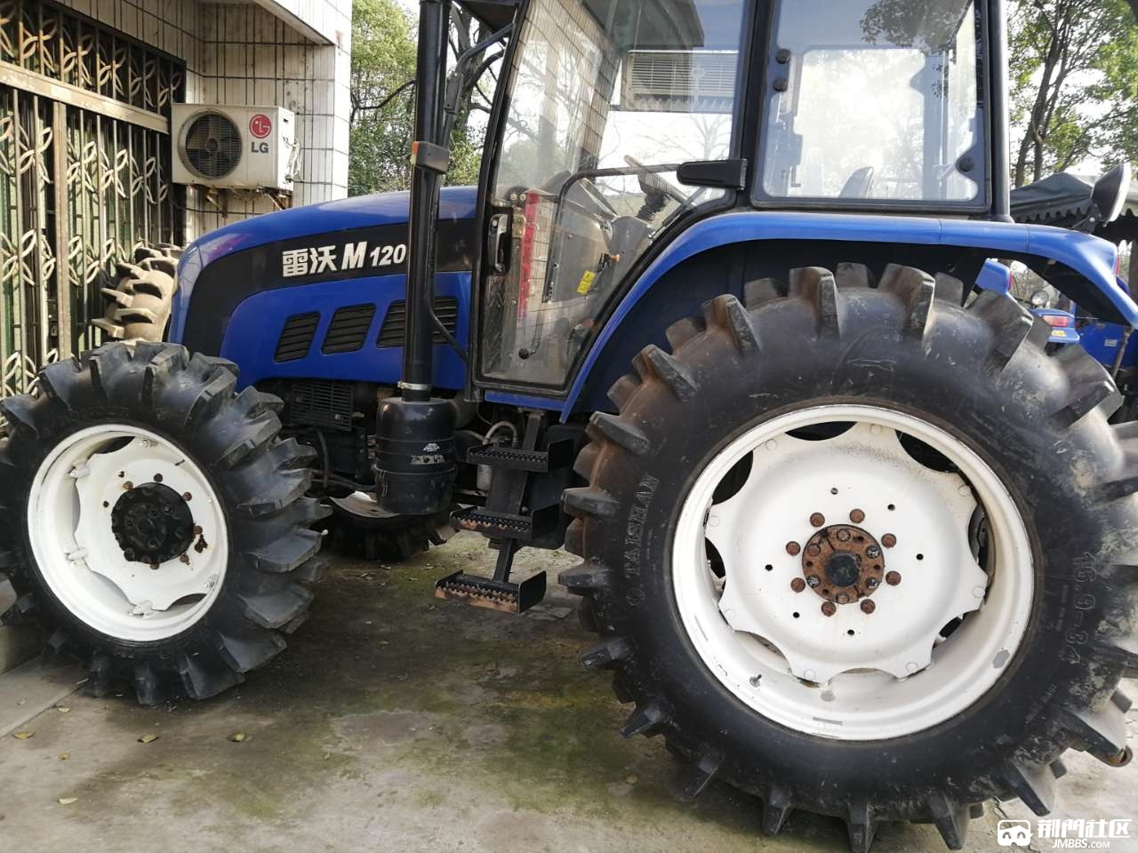 出售福田雷沃大桥1204车子精品工作八百多小时