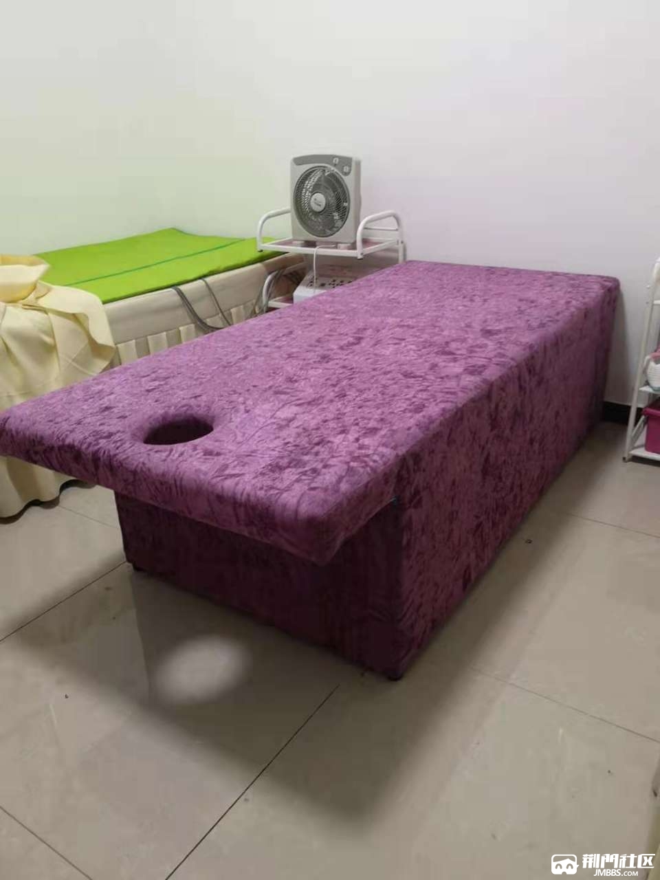 九成新美容按摩床低价出售,送床罩,枕头 - 二手交易 - 荆门社区