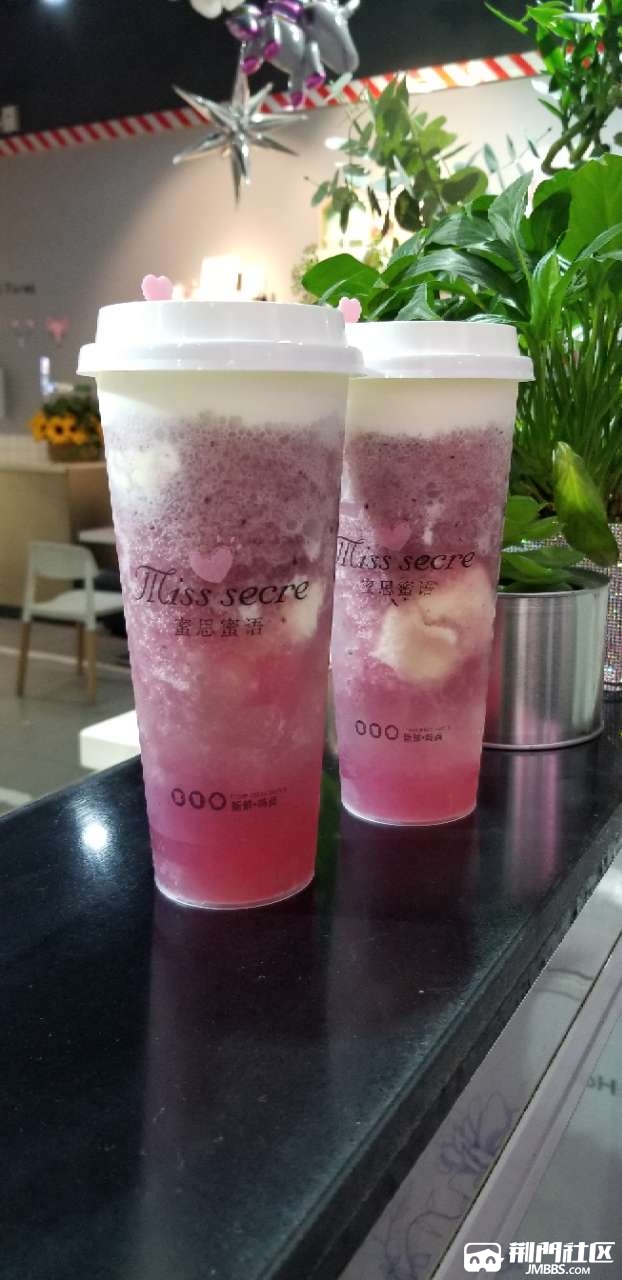 银泰城高端潮饮店诚聘奶茶爱好者