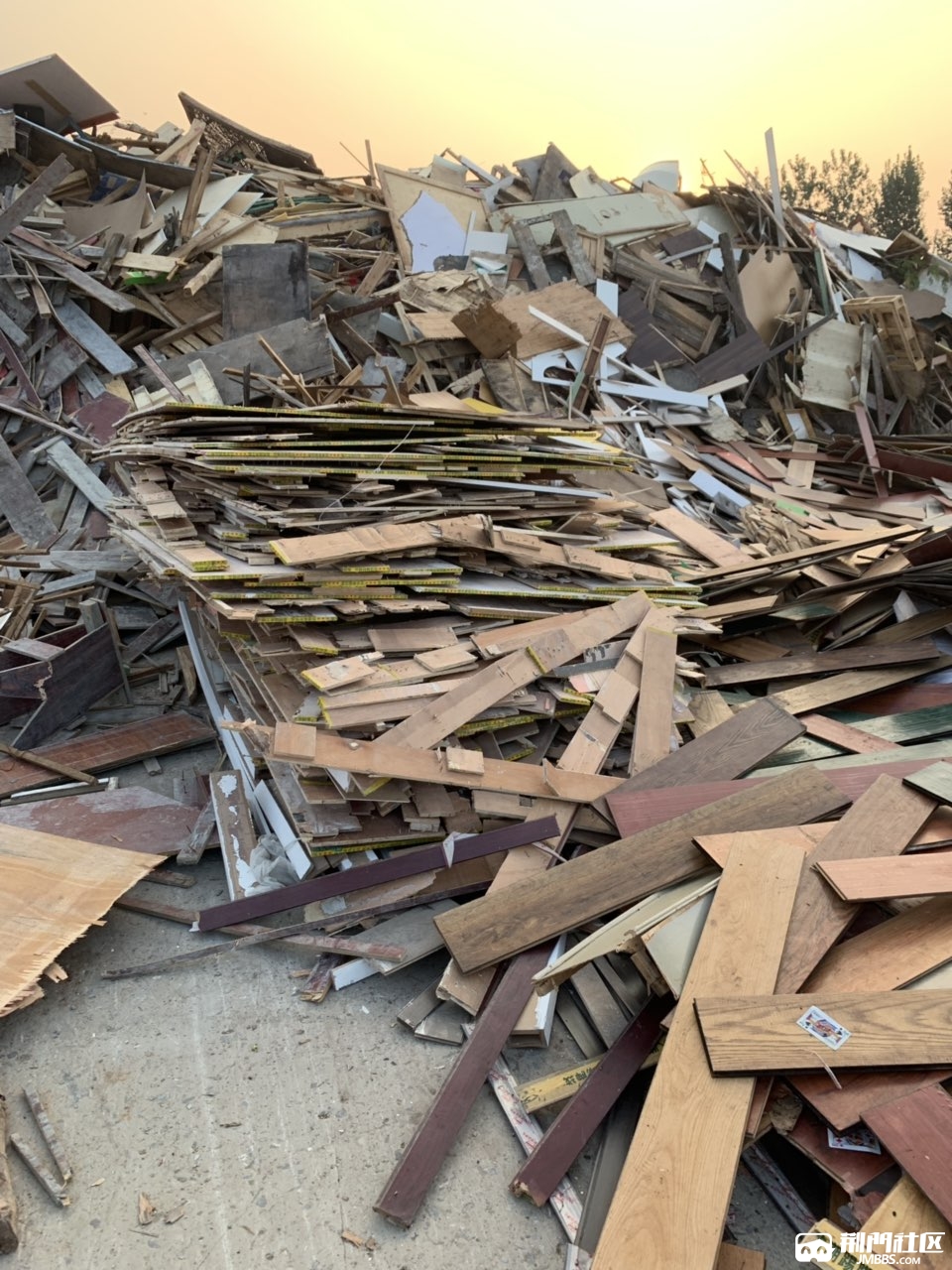 回收废旧木材
