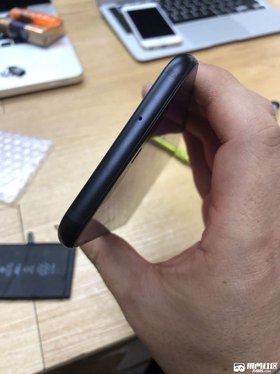 小米8ud屏幕指纹版6 128g黑色1200元