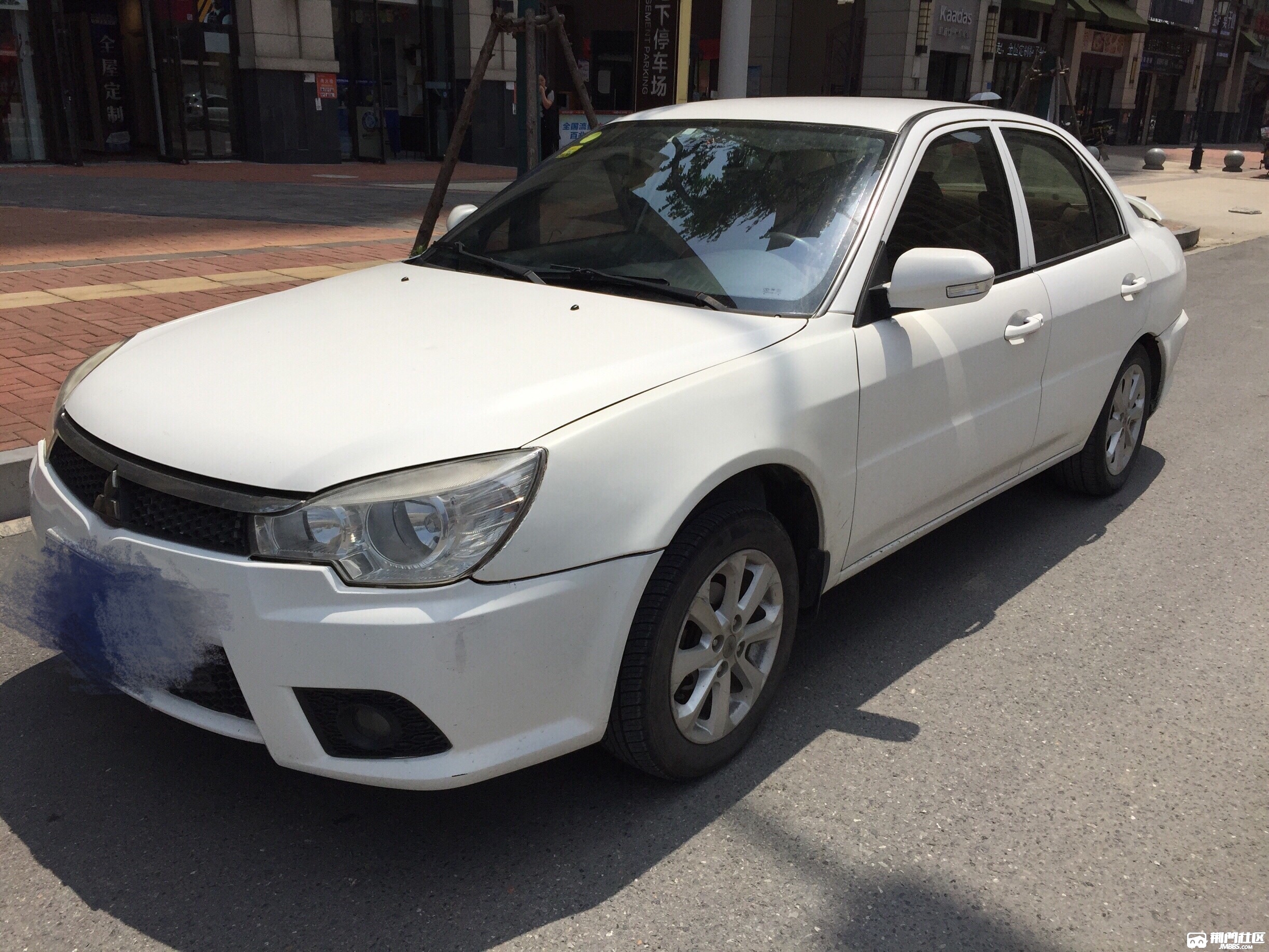 诚心出售12年三菱小轿车