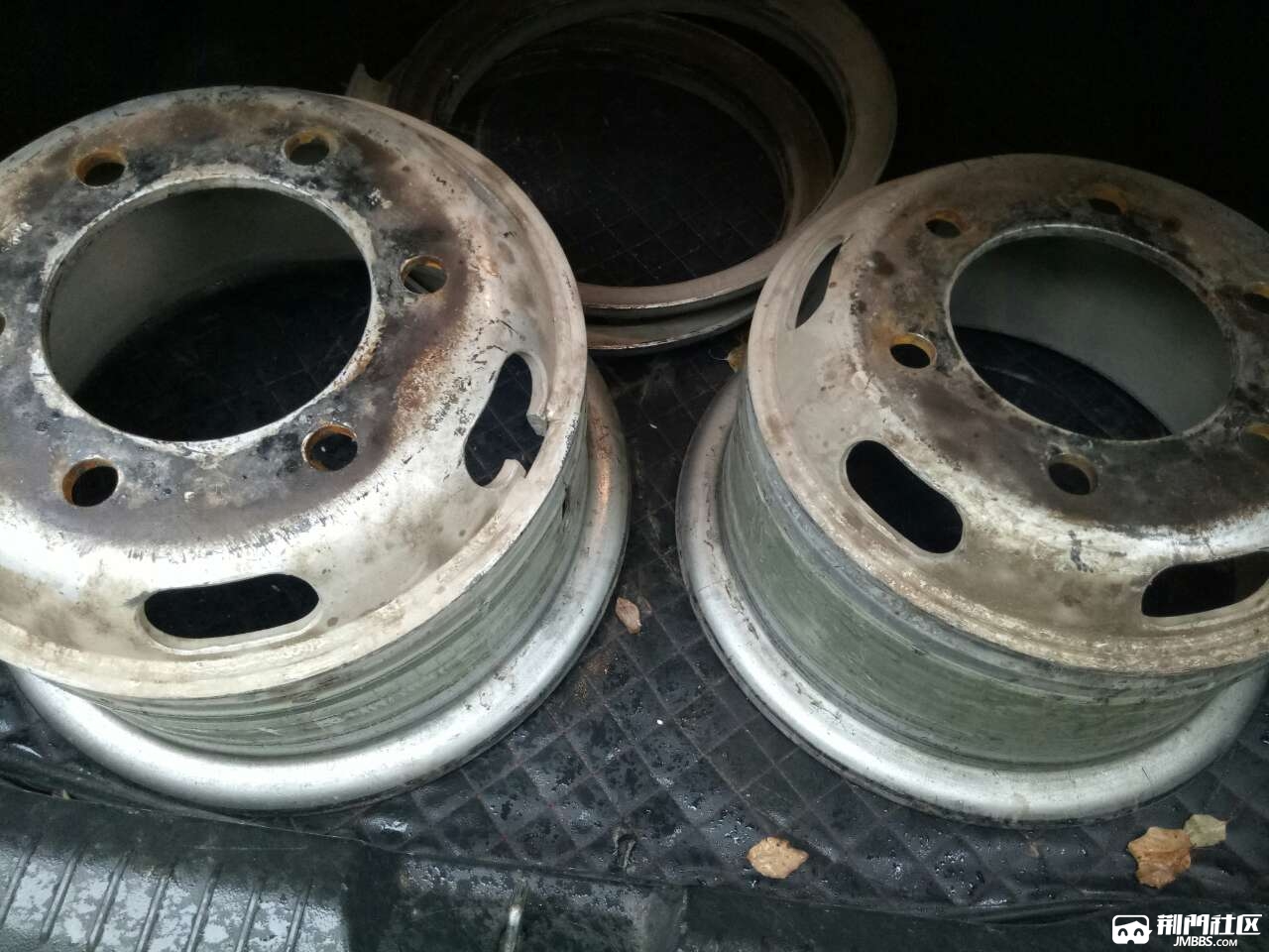 825-16正兴牌钢圈出售,一起2个,100块一个