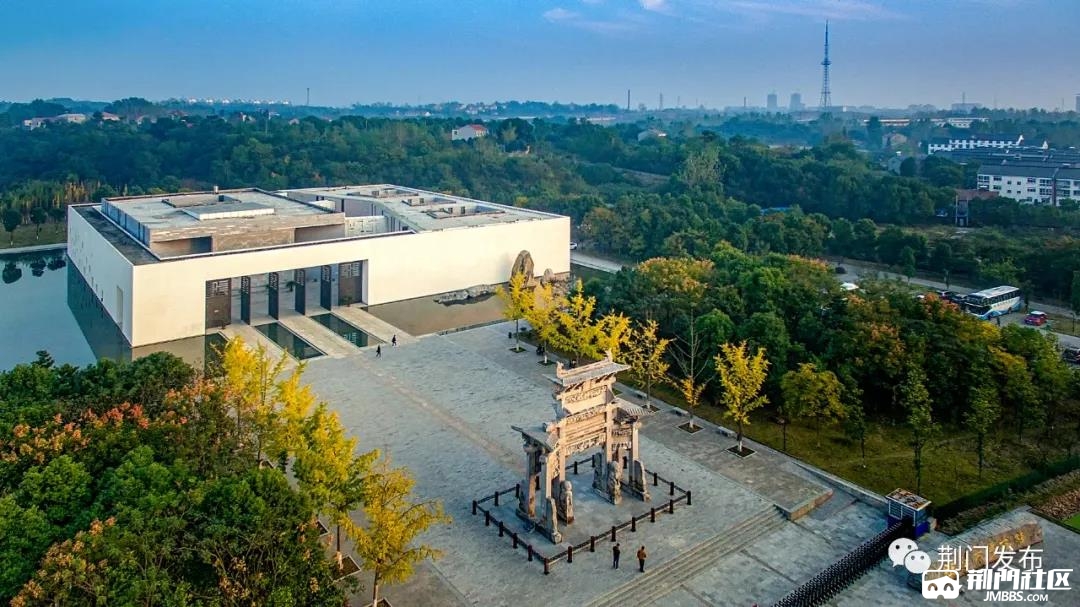 俯瞰钟祥博物馆 黄仙洞里面的世界级景观