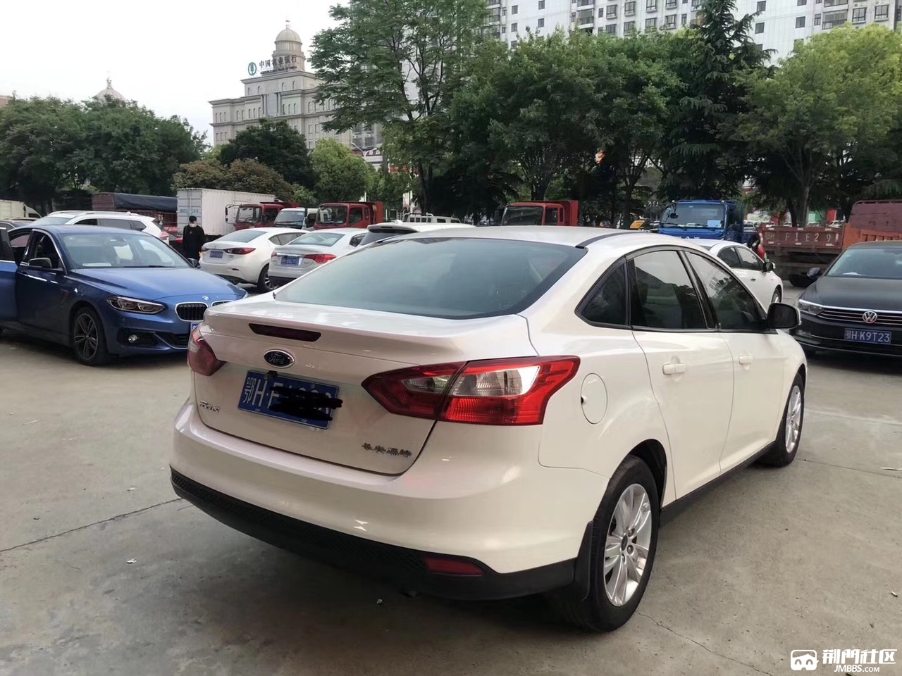 2014年新款福克斯16自动挡