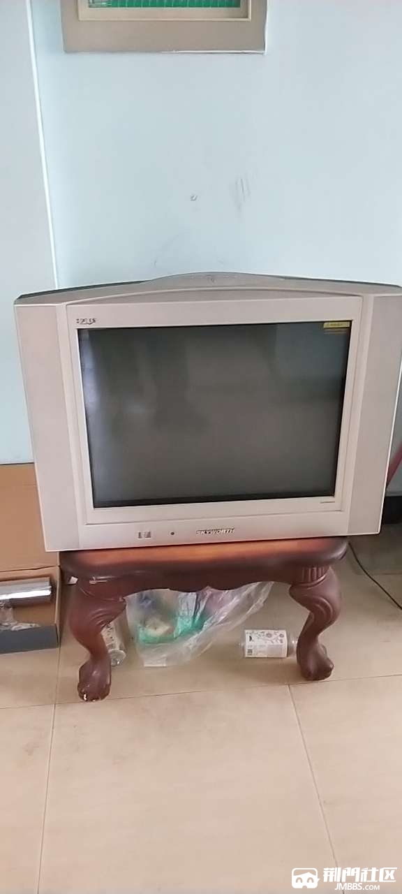 出老式大屁股电视