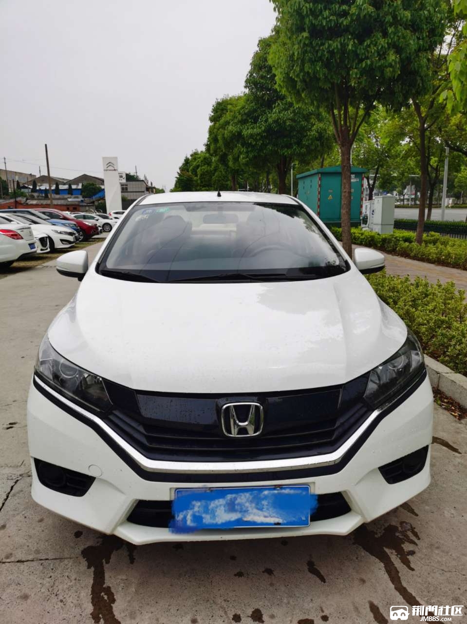 出售本田小轿车