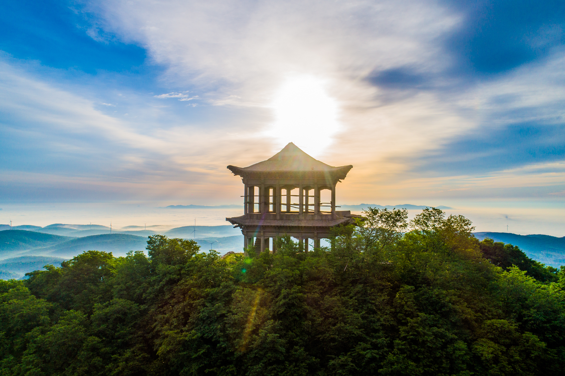 "天河不在天, 大地皆成水"凌晨五点的圣境山云海,每一张都美到无法