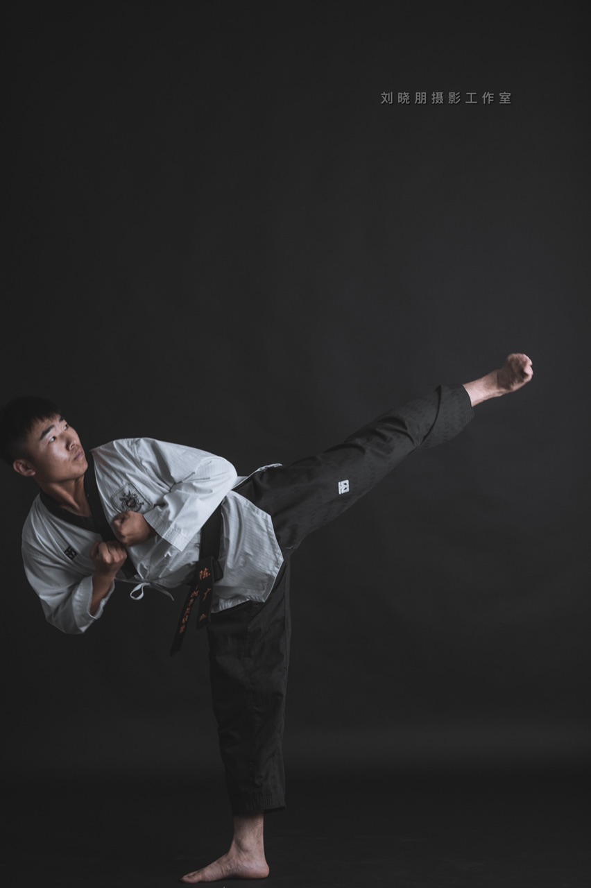 跆拳道教练- - 小广