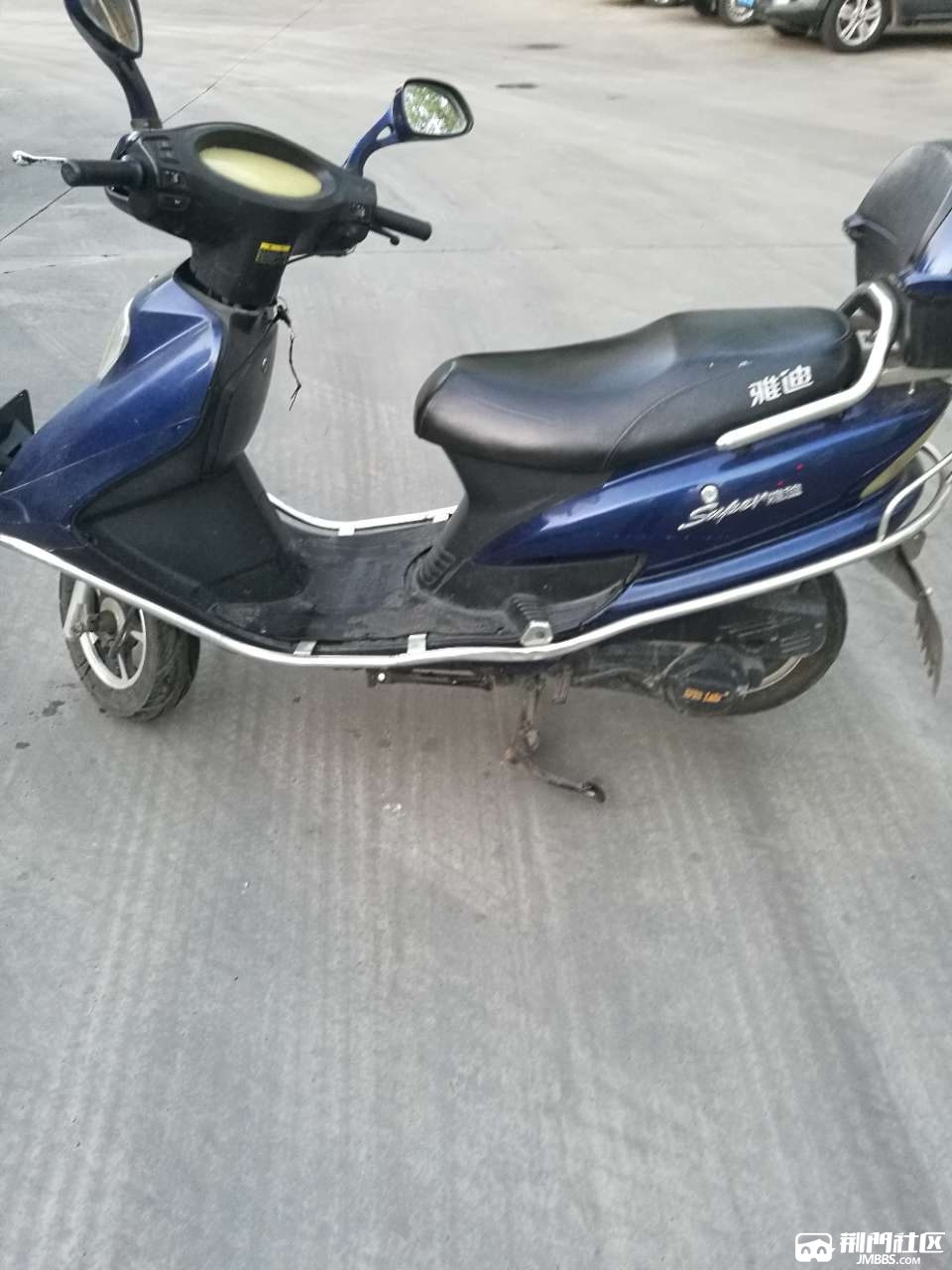 出售雅迪踏板125摩托车.