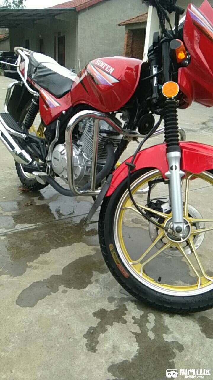 出售准新车珠峰125摩托车