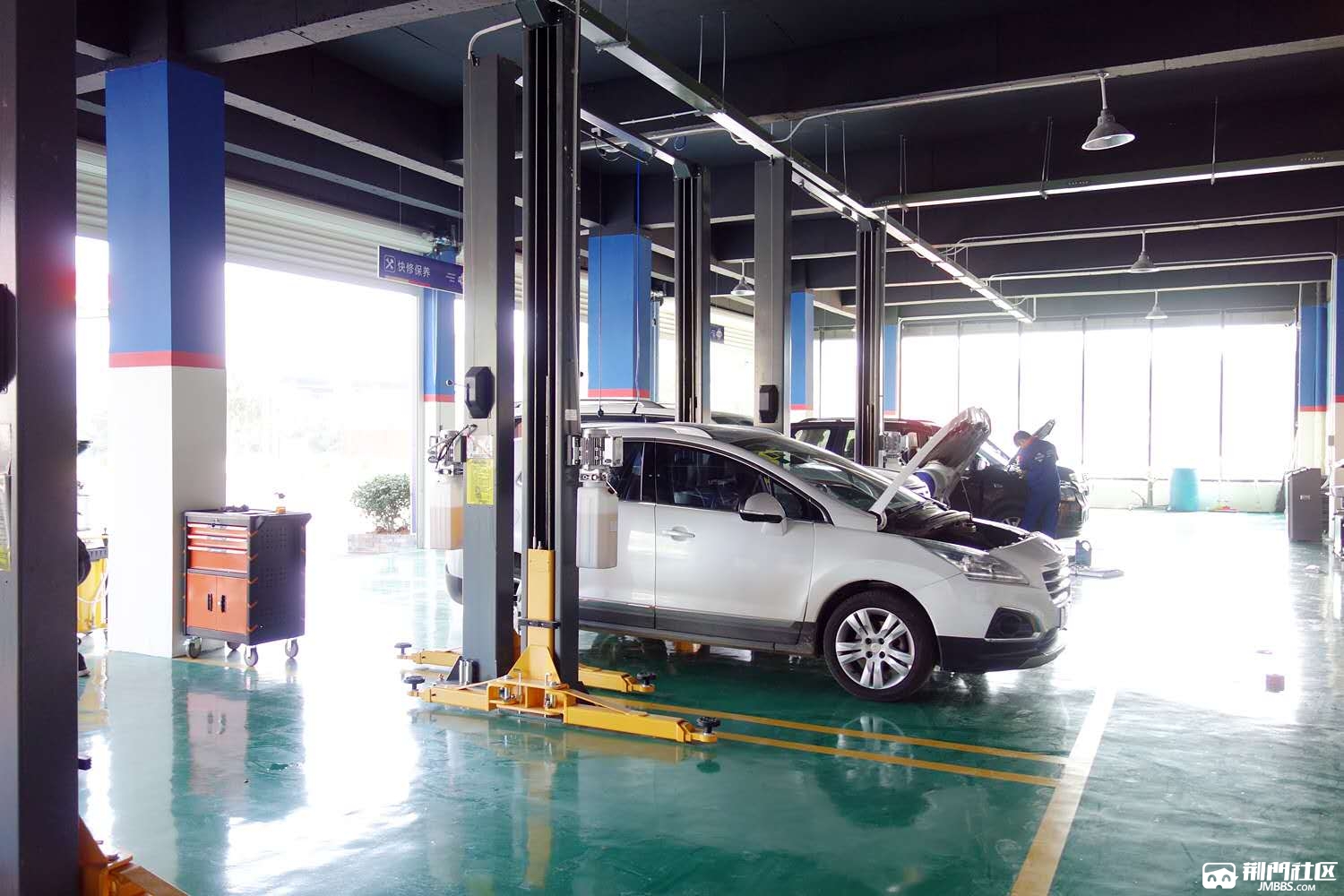 大型连锁汽车售后修理厂带设备整体低价转让