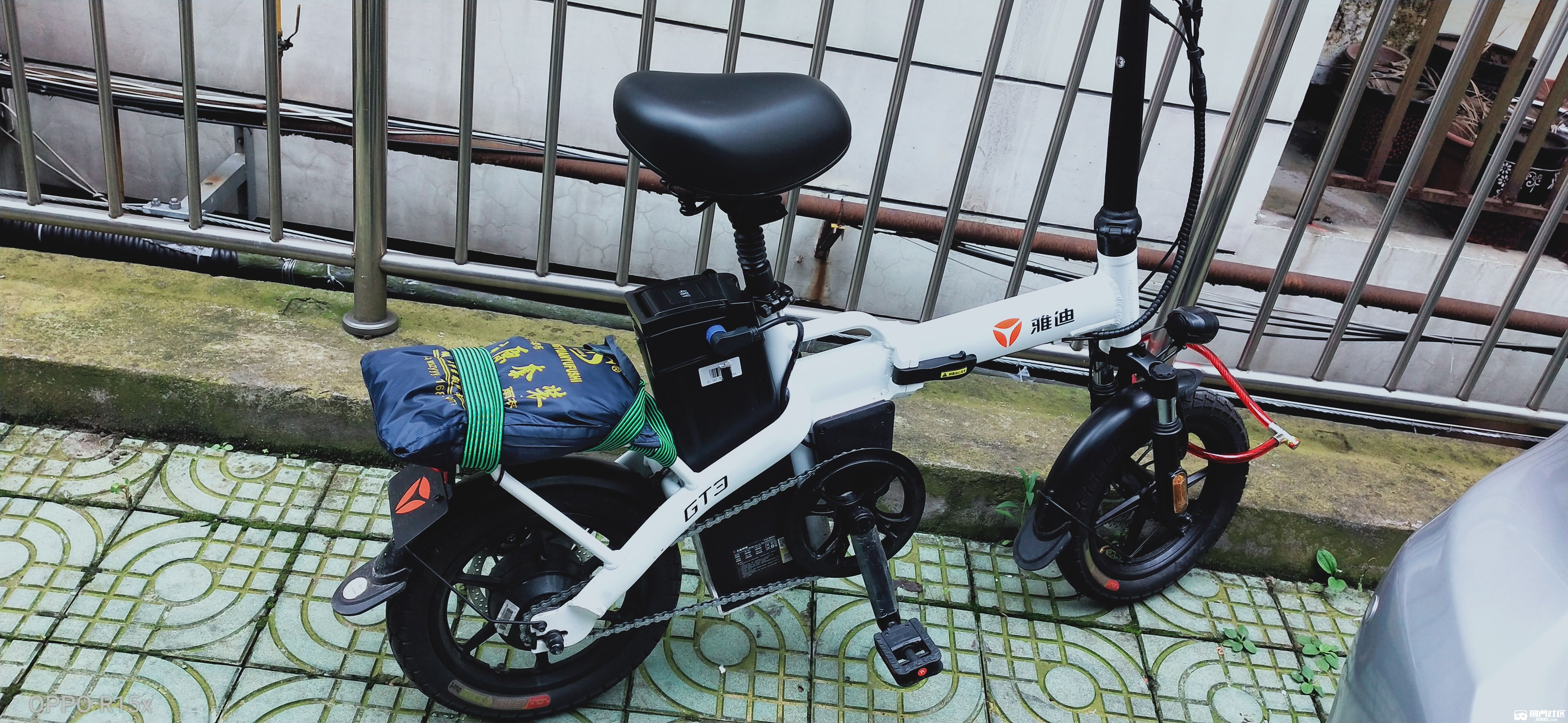 出售代驾车雅迪t3折叠电动车.刚买一个星期左右2500出售不砍价.