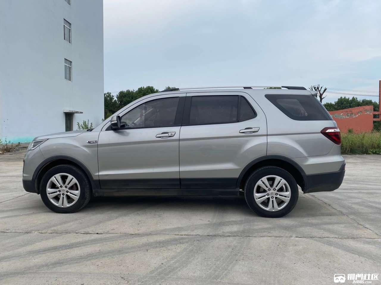 长安欧尚cx7018年15t自动高配七座抵押车便宜卖