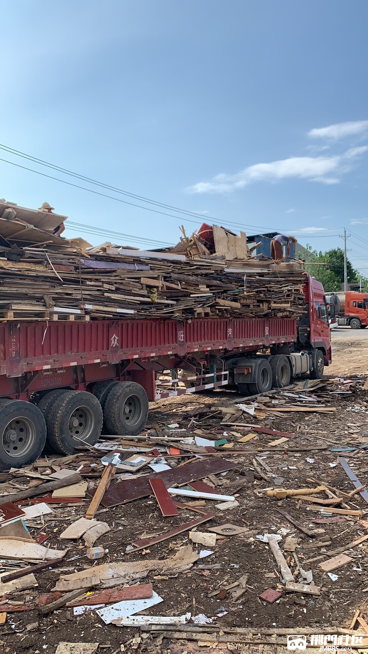 荆门杨家桥长期回收各种废旧木材.家