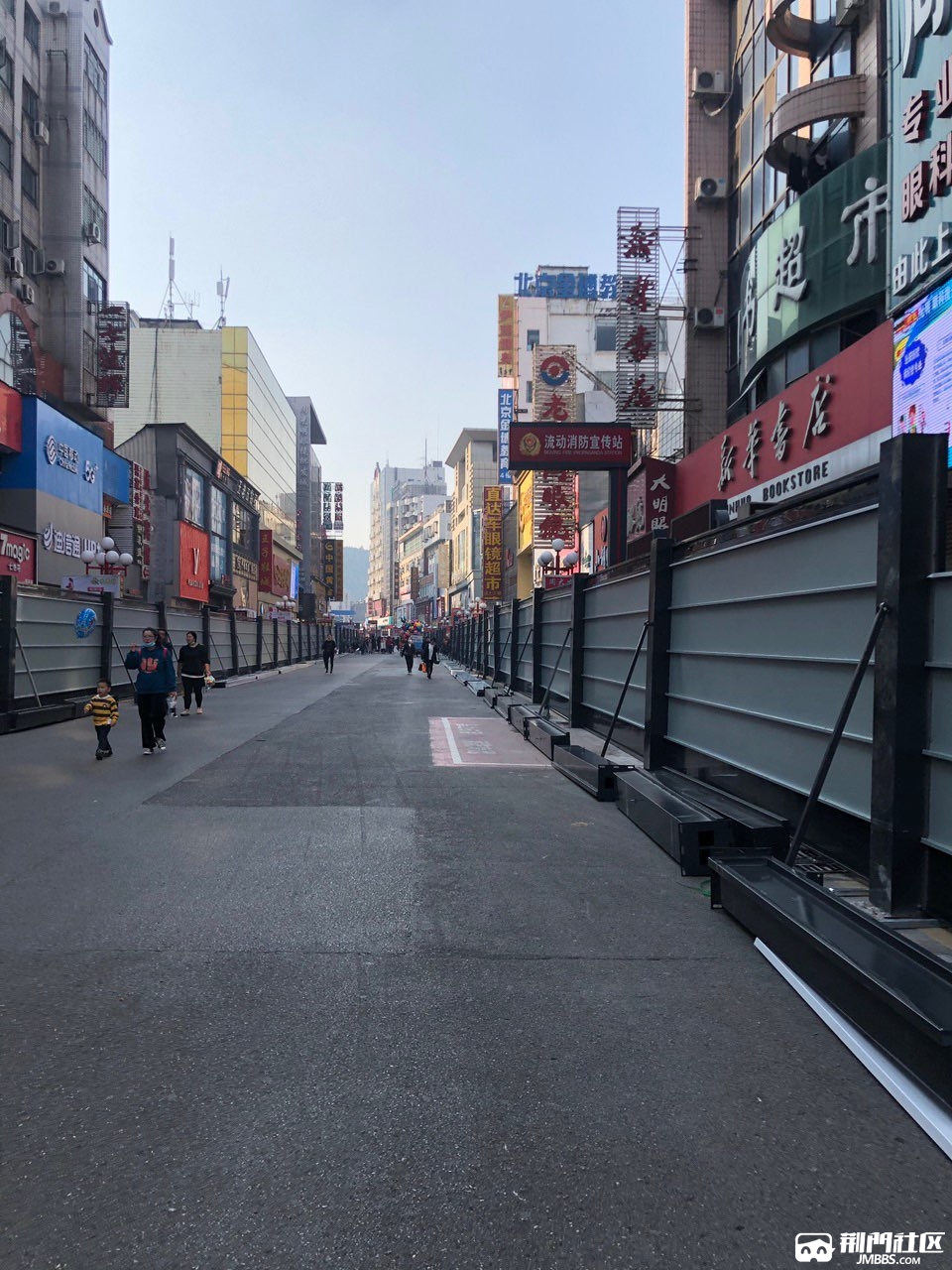 中天街改造开始啦!(小编更新现场视频)