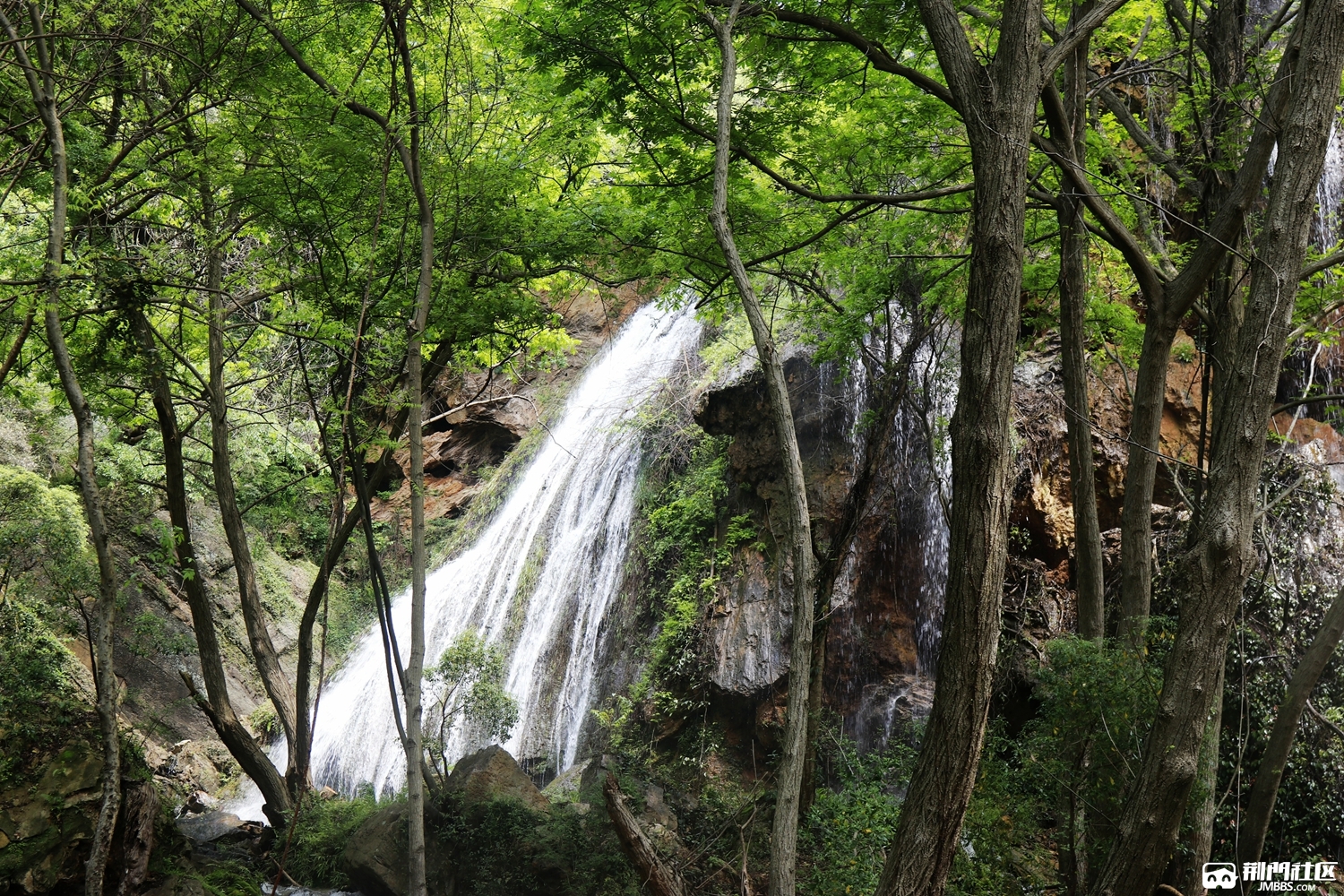 4月15日春游潼泉湖度假村柳门口瀑布鹰子洞瀑布