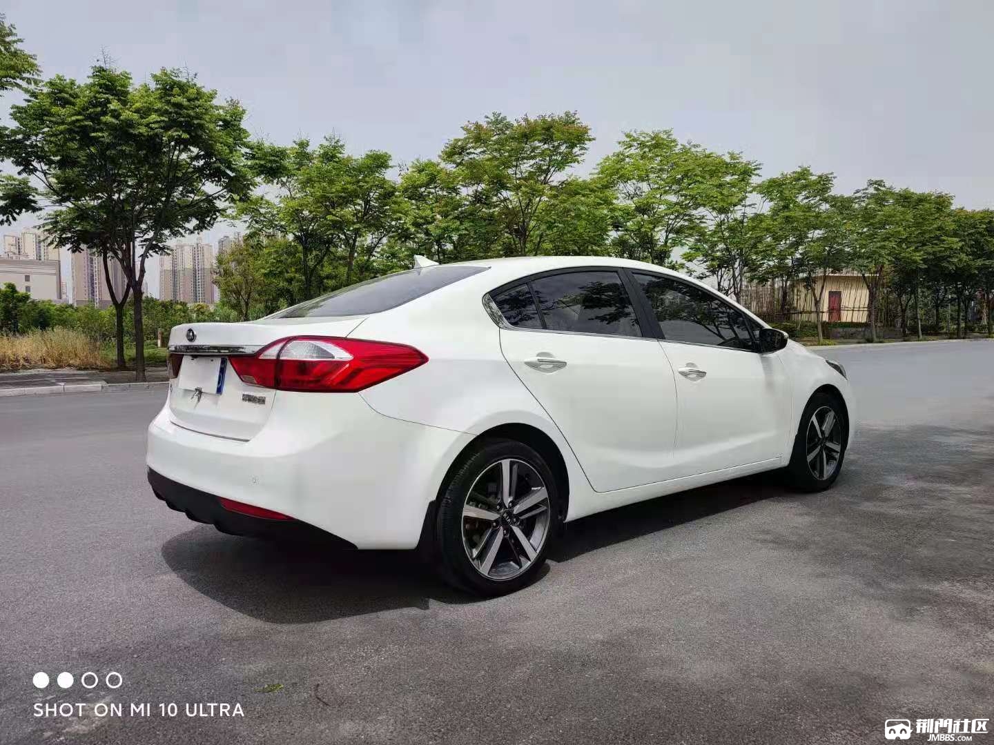 2019年起亚k3自动16l高配本地一手车